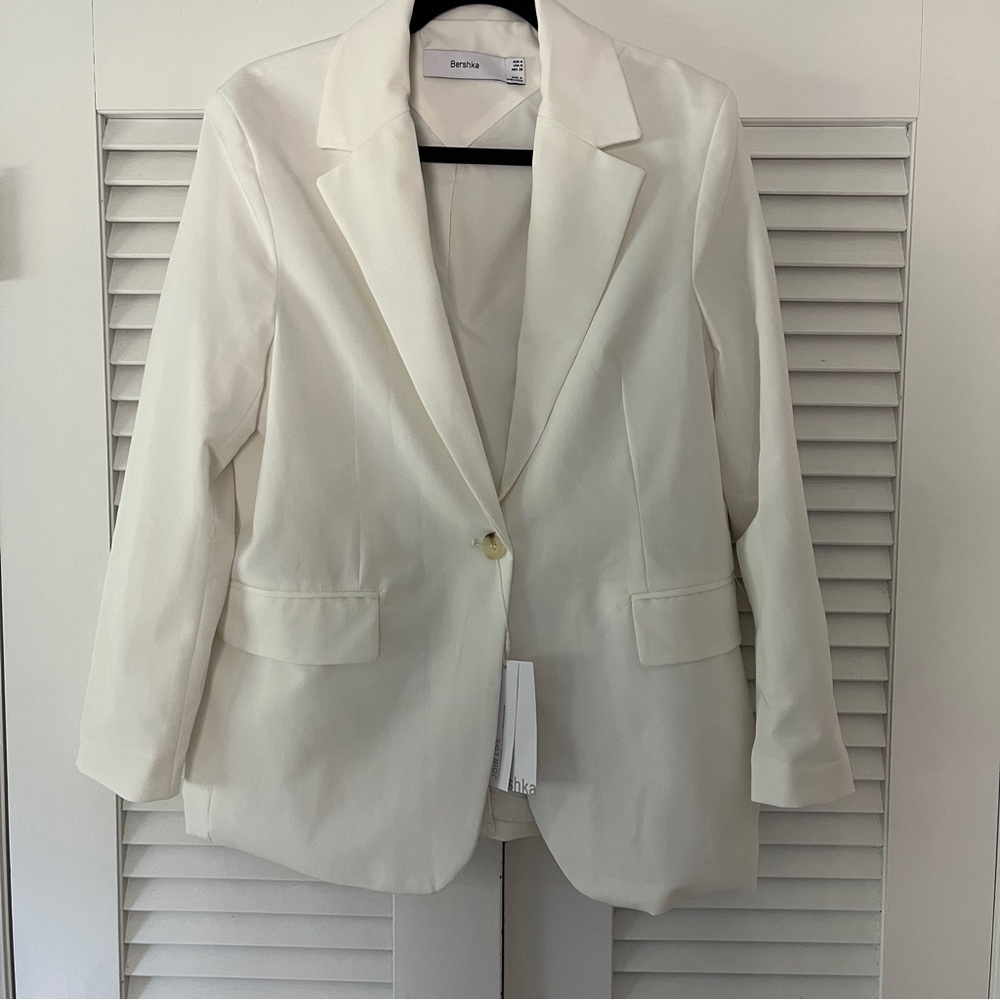 NWT White Blazer, size Medium